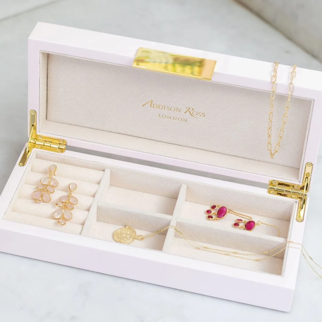 Addison Ross White Lacquer Box with Gold Clasp
