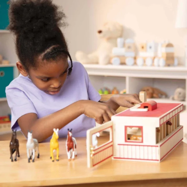Melissa & Doug Take-Along Show-Horse Stable2