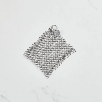 https://www.berings.com/wp-content/uploads/2021/04/Smithey-Chainmail-Scrubber.jpg