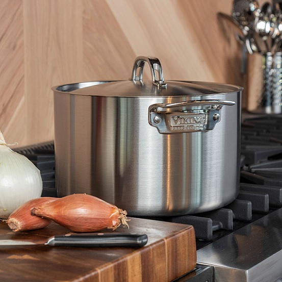 Viking Professional 5-Ply Stainless Steel Stockpot with Lid 8 Quart