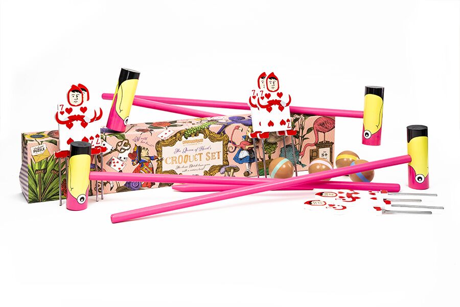 QUEEN OF HEARTS CROQUET SET
