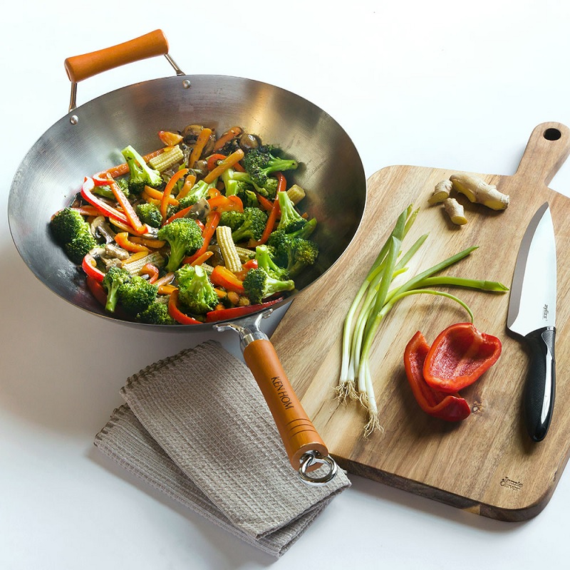 Excellence Carbon Steel Uncoated Wok, 14 in.