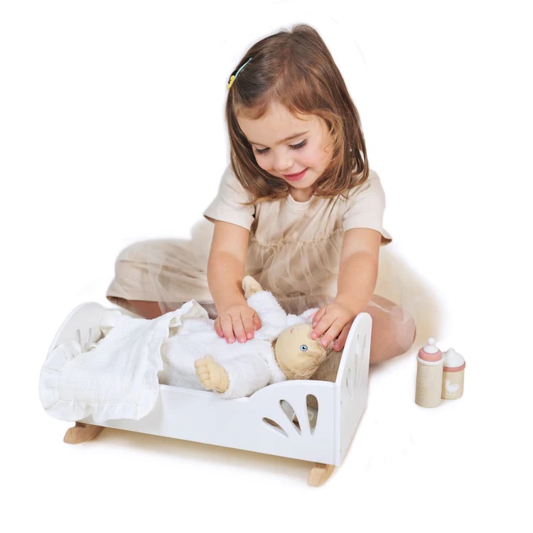 Tender Leaf Sweet Swan Dolly Bed
