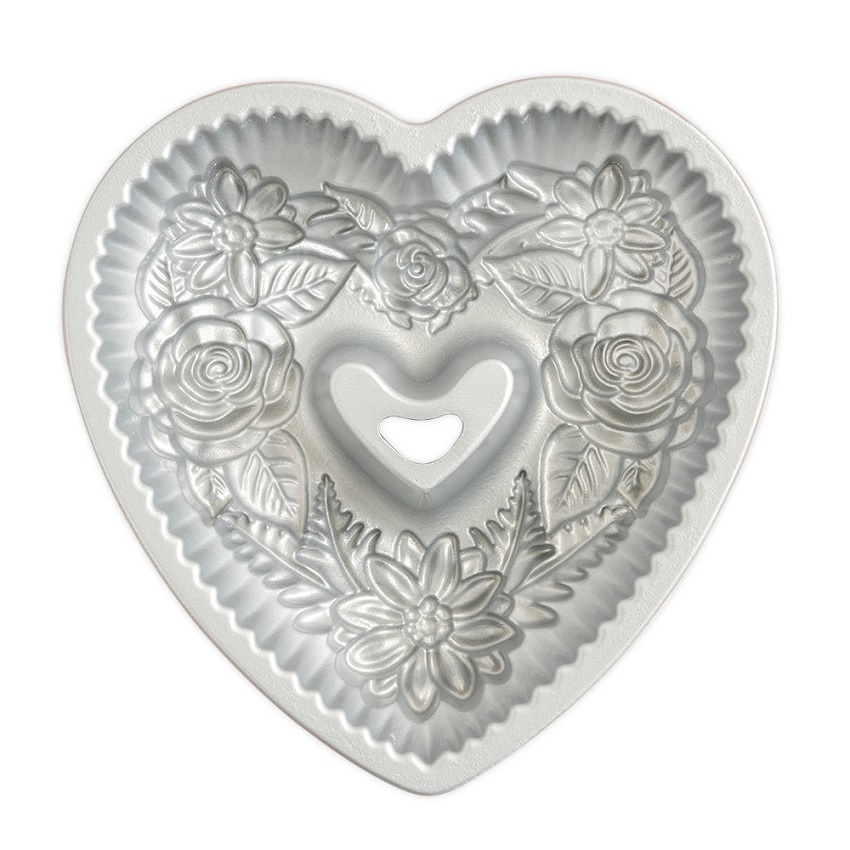 Nordic Ware Elegant Heart Mold Heavy Cast Aluminum Bundt Cake Pan 10 Cup  Love