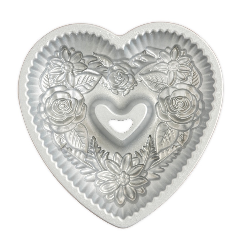 Nordic Ware - Elegant Heart Bundt Pan