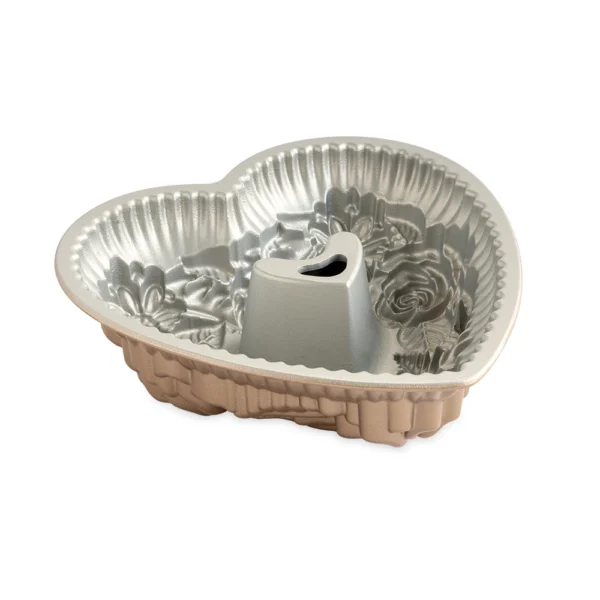 Nordic Ware Floral Heart Bundt Pan3