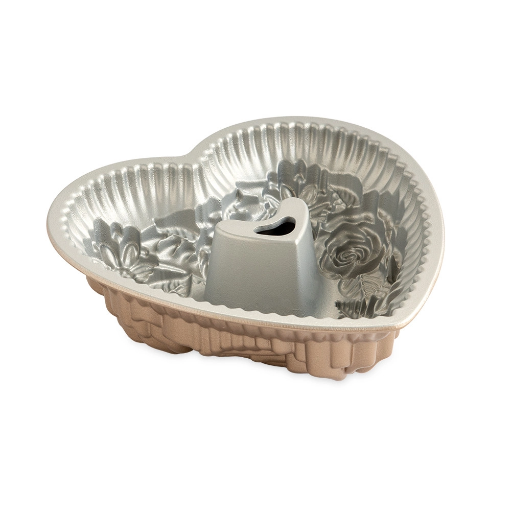 Nordic Ware Floral Heart Bundt Pan3