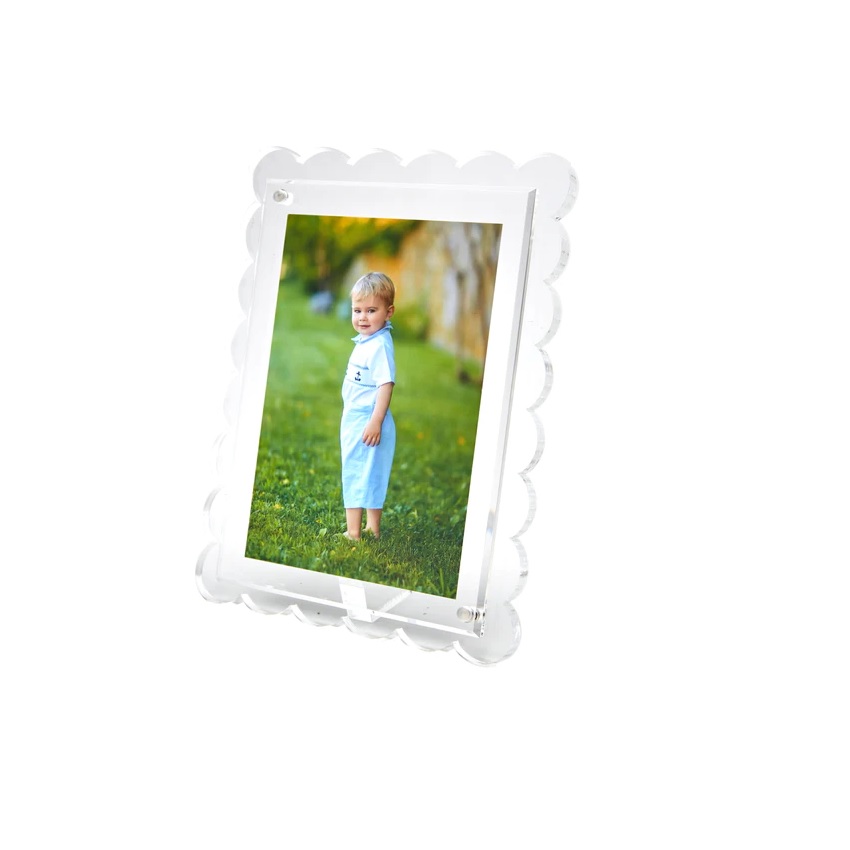 Beveled Scallop Frame - Clear
