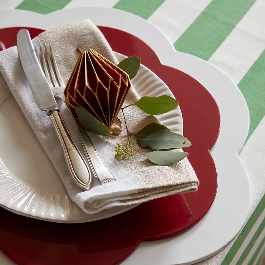 Addison Ross Large Scalloped Lacquer Placemat White Berings