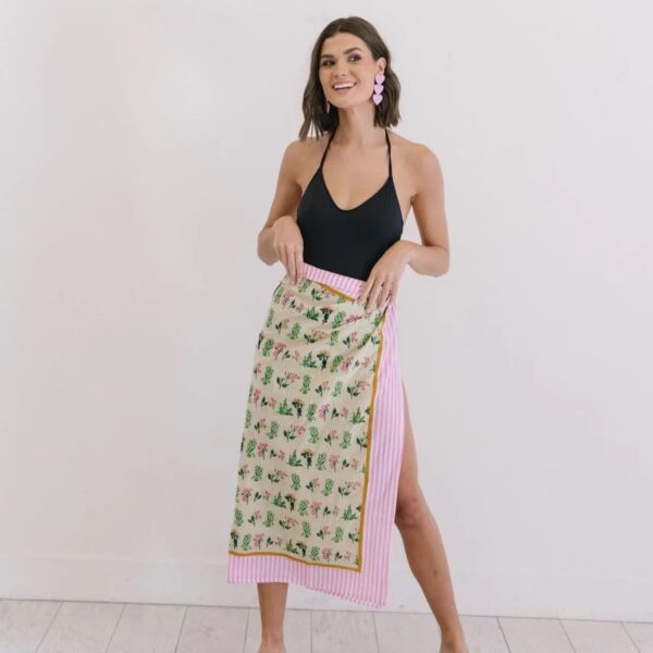 Sunshine Tienda - Pink Field Sarong