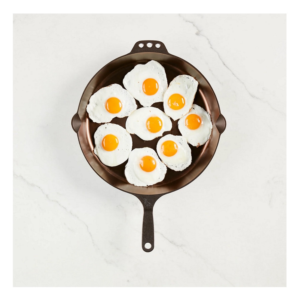 https://www.berings.com/wp-content/uploads/2023/06/No-14-Cast-Iron-Skillet-Eggs.jpg
