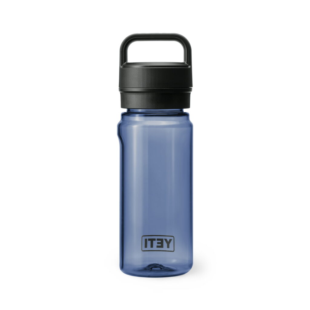 https://www.berings.com/wp-content/uploads/2023/09/Yeti-Yonder-600-ml-Water-Bottle-with-Chug-Cap-Navy2-1024x1024.jpg