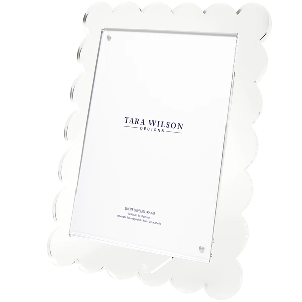 Tara Wilson Scallop 8x10 Frame - Clear