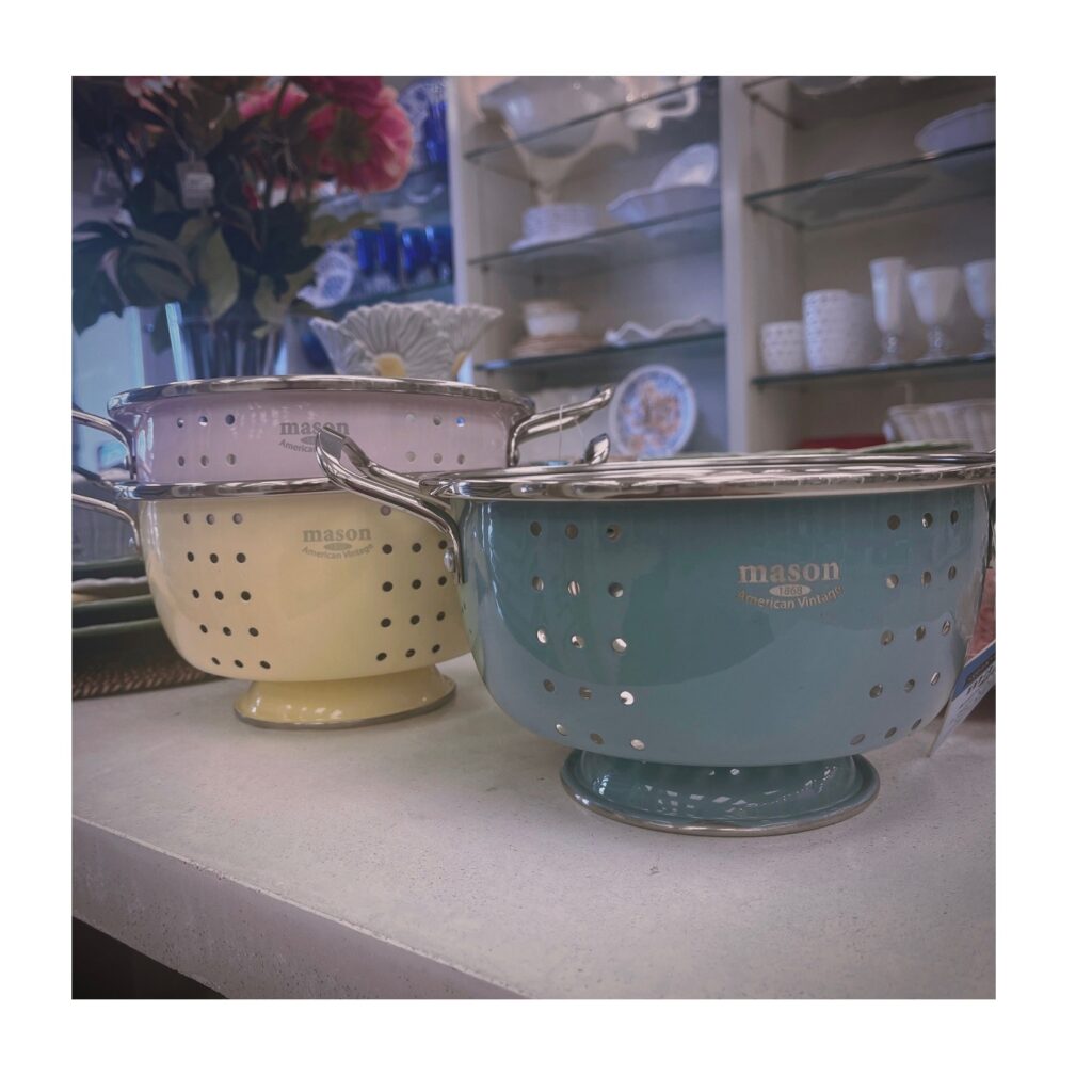 Mason 2QT Assorted Vintage Colander