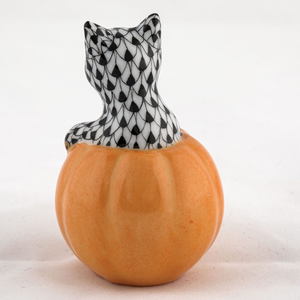 Herend Jack O'Lantern Kitty - Black