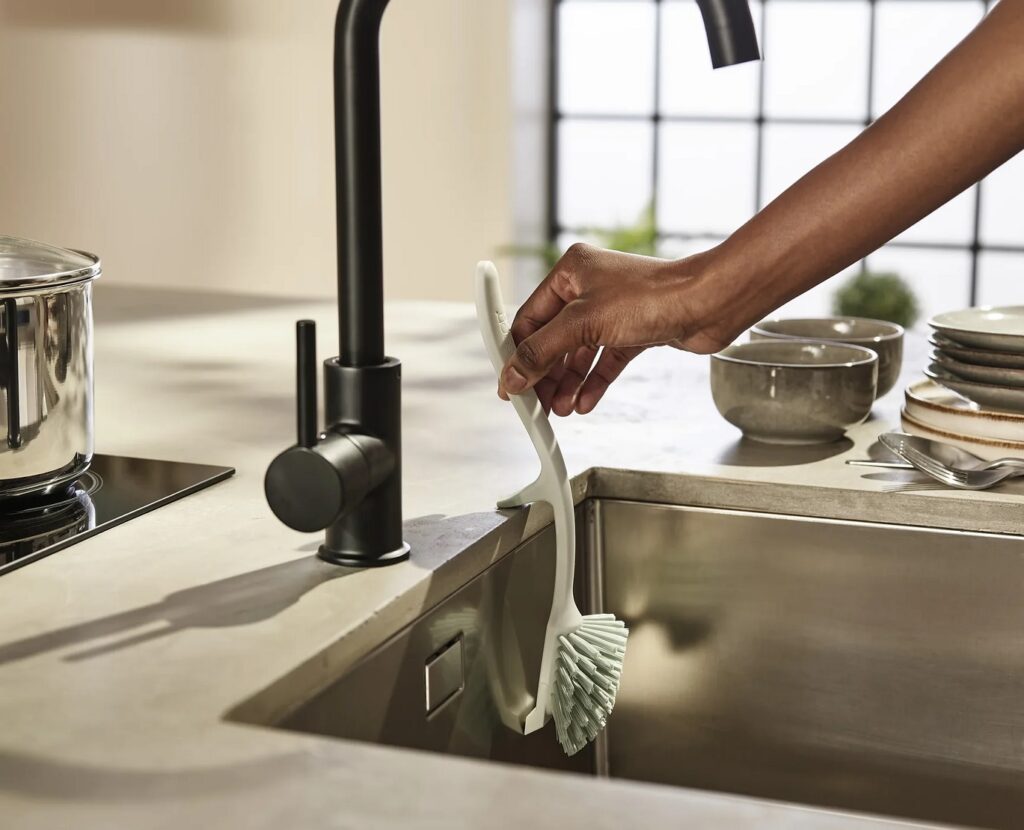 Joseph Joseph Edge Stone Green Washing-up Brush