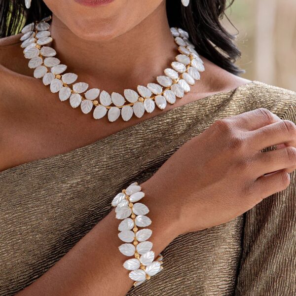 Mermaid Garden Vine Bracelet, 7" - MOP