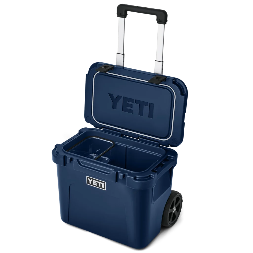 Yeti Roadie 32 Wheeled Cooler - Navy2