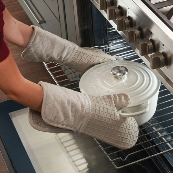 Le Creuset Oven Mitt
