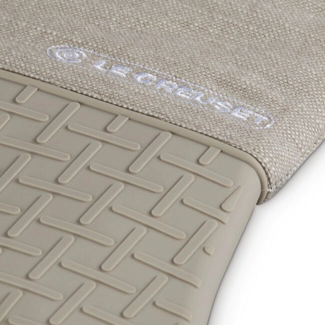 Le Creuset Oven Mitt2