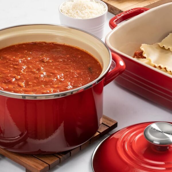 Le Creuset 3.8qt. Traditional Petite Stockpot - Cerise