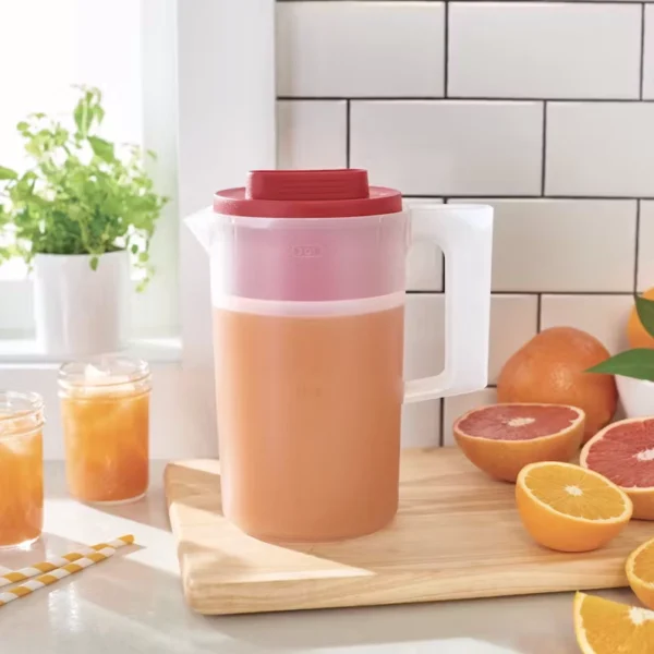 Rubbermaid Simply Pour Plastic Pitcher with Multifunction Lid2