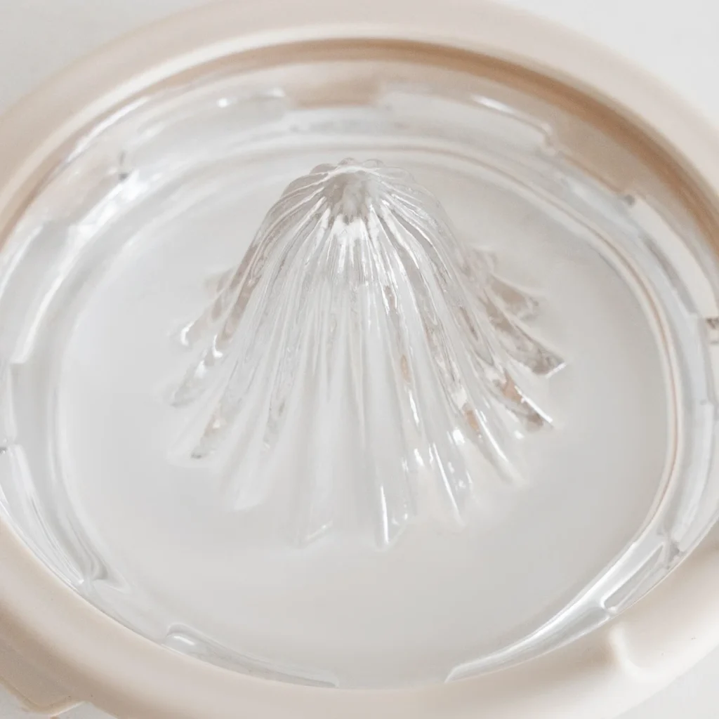 Genicook Glass Measuring Cup with Juicer