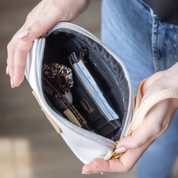 Jon Hart Wristlet - Houndstooth