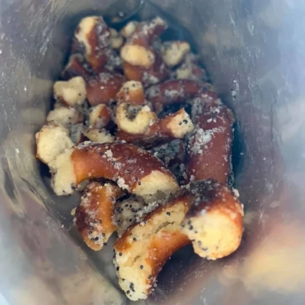 Outsiders Kitchen Lemon + Poppy Pretzel Bites3