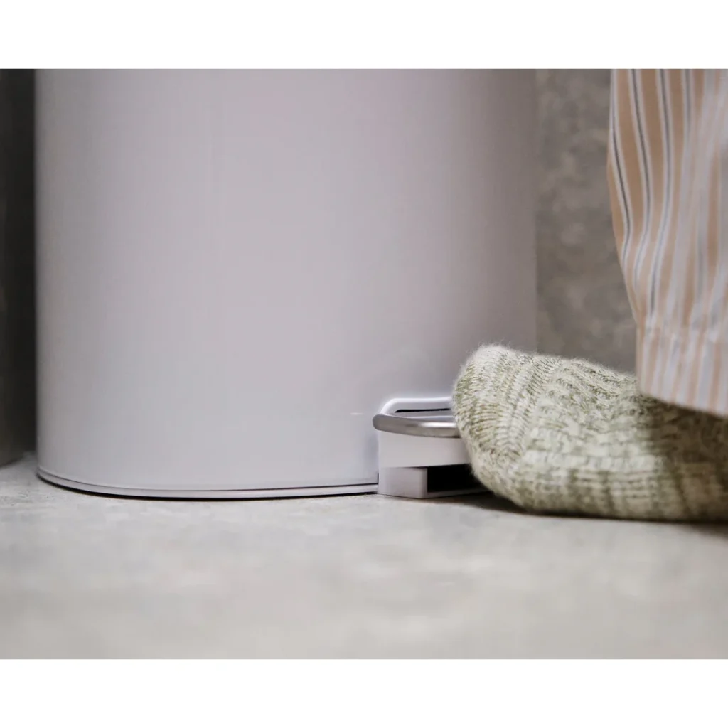 Joseph Joseph EasyStore 5L Trash Can - Gloss White
