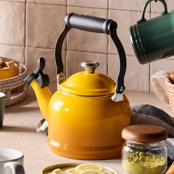 Le Creuset Demi Kettle - Nectar