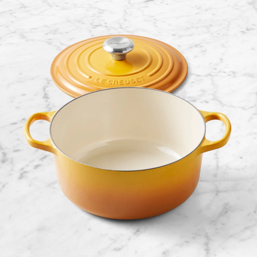 Le Creuset Signature Round Dutch Oven - Nectar, 7.25 qt.