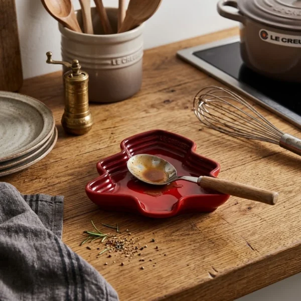 Le Creuset Noël Tree Spoon Rest - Cerise