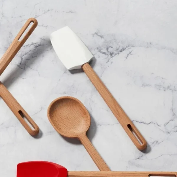 Le Creuset Signature Silicone Medium Spatula - White